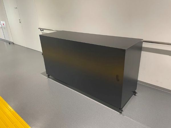 特注カウンターを納品しました。