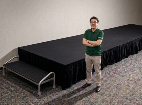 ポータブルステージ | 店舗・展示会でのディスプレイ・什器・ショー