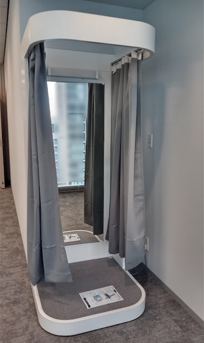 木製フィッティングルームラウンドタイプ納品しました